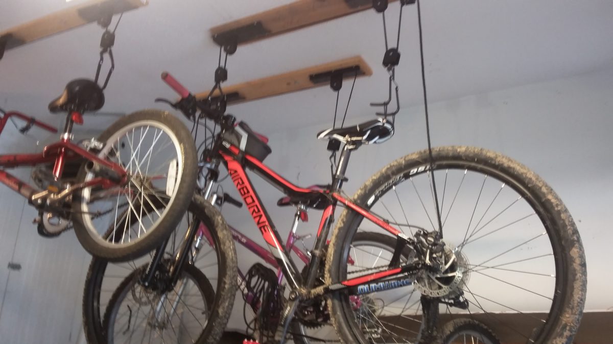Ceiling Mount Bike Lift – Hoist those bicycles to the cloud